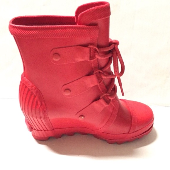 NEW•WALK-ABOUT WEDGE RAIN BOOT - Picture 3 of 7